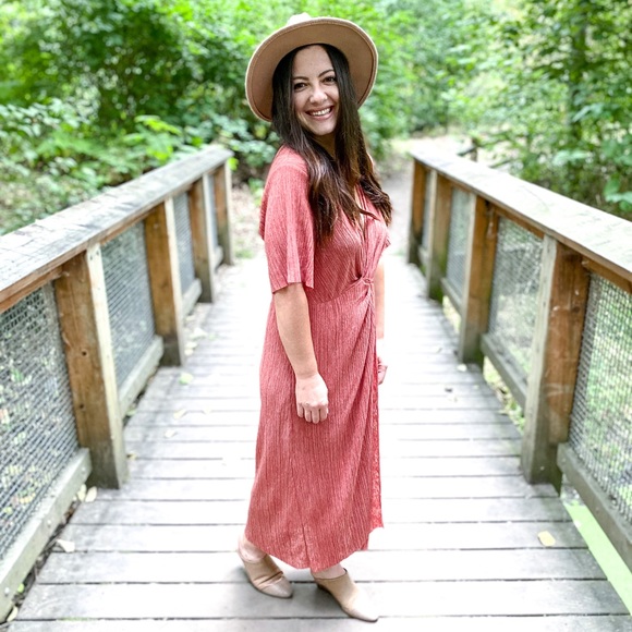 Meet your Posher, Gabrielle - Picture 1 of 3